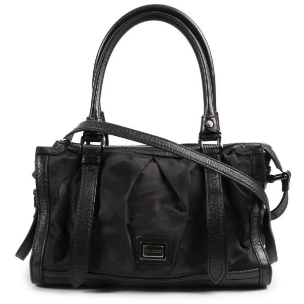 1927_burberry_black_nylon_shou