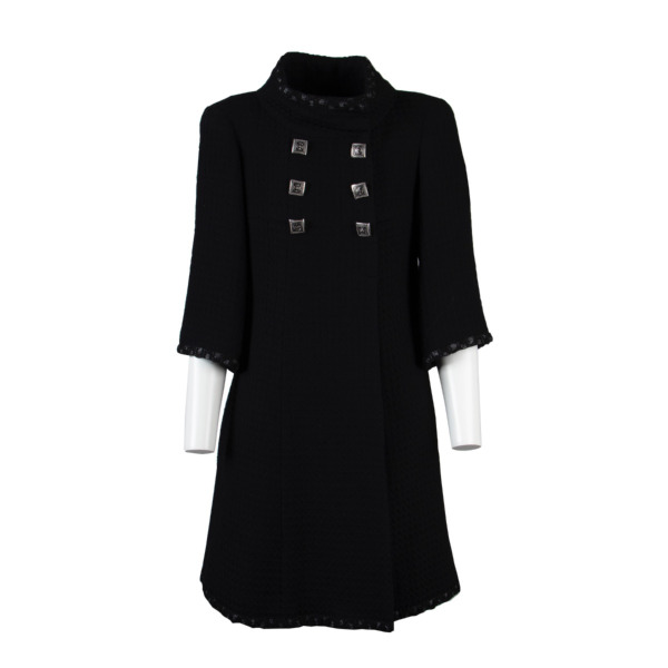 2048_chanel_black_coat.jpg