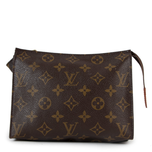 Louis Vuitton Monogram Toiletry Pouch 15 Cosmetic Case Poche Toilette  1025lv9 For Sale at 1stDibs