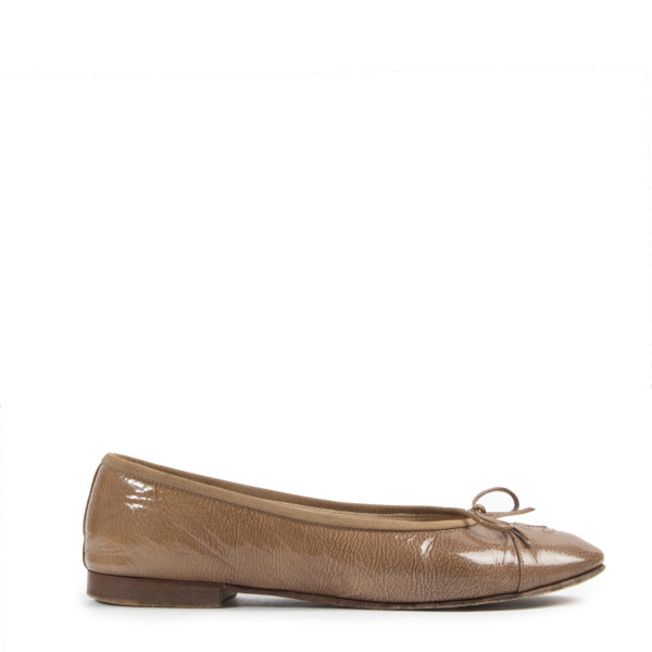 Leather ballet flats Chanel Brown size 39.5 EU in Leather - 27765535