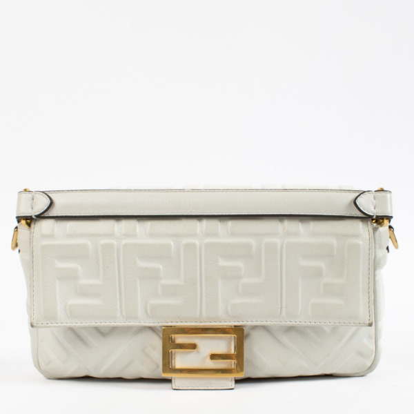 901_fendi_white_baguette_shoul