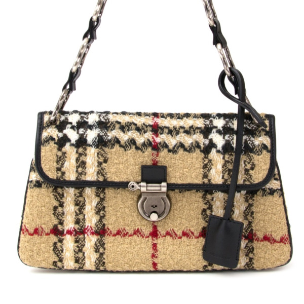 burberry-shoulderbag--front.jpeg