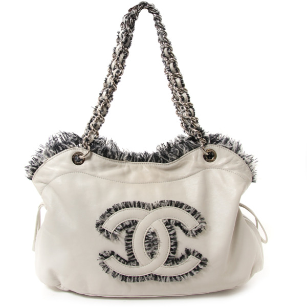 ショルダーバッグ・ポシェット × ヴィンテージ(中古) Chanel Tweed Classic Medium Chanel Black Tweed Woven Leather Medium Classic Double Flap