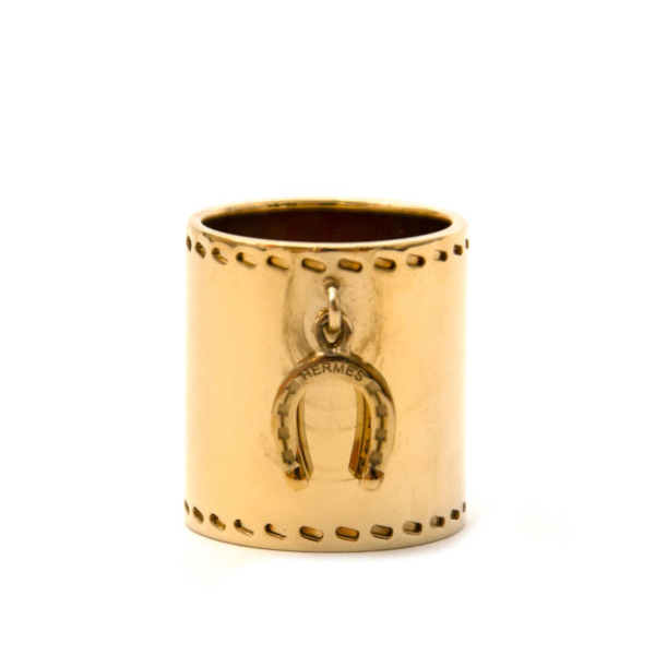 Hermès HERMES SCARF RING BELT BUCKLE IN GOLD METAL GOLDEN SCARF RING  ref.715477 - Joli Closet