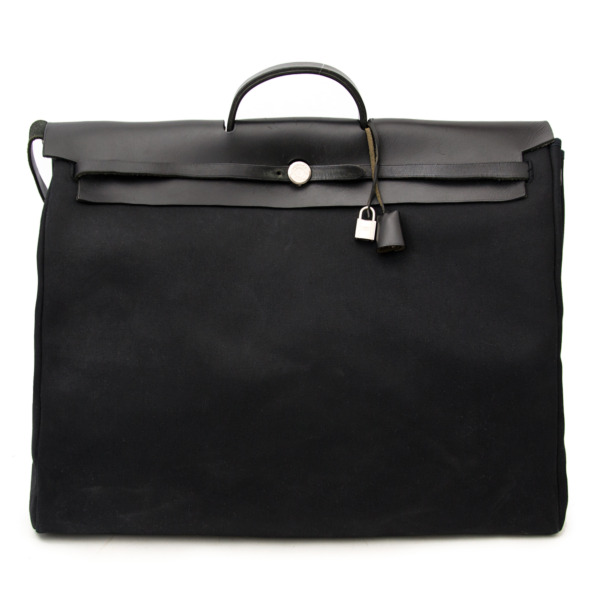 hermes-her-bag-black-front_1.jpg