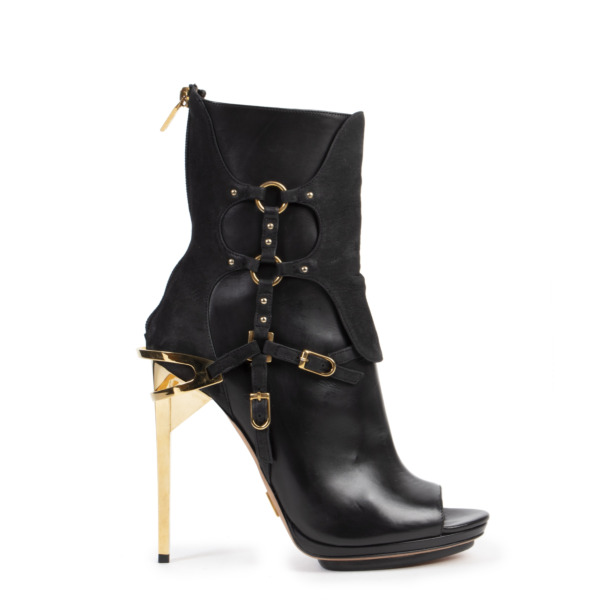 Herve Leger Black Alyn Day Boots Size 40 5 Labellov Buy and Sell Authentic Luxury