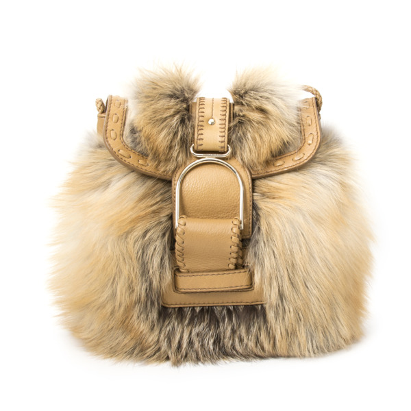 新品❣️豪華ミンクリボントートバック❣️優しいベージュ系❣️チンチラセーブルフォックス Jimmy Choo Leah Fox Fur Shoulder Bag ○ Labellov ○ Buy and Sell