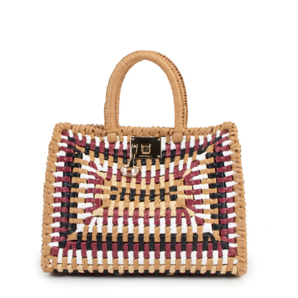 ll00183_salvatore_ferragamo_mu