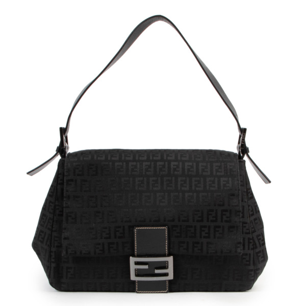 Black fendi shoulder bag online
