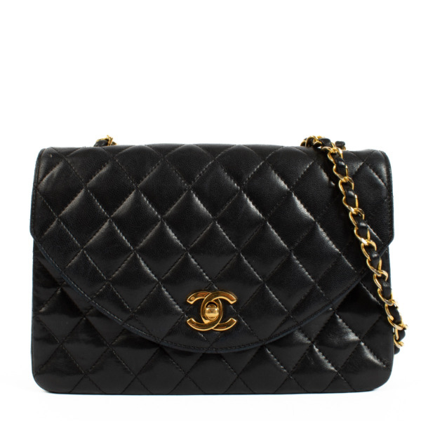 Chanel round 2025 flap bag