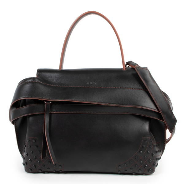 Tod s Black Leather Wave Bag Labellov Buy and Sell Authentic Luxury