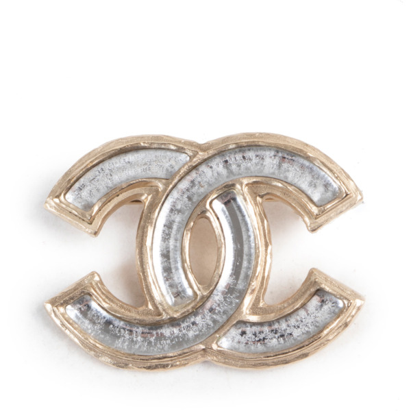 Chanel Interlocking CC Brooch Labellov Buy and Sell Authentic Luxury