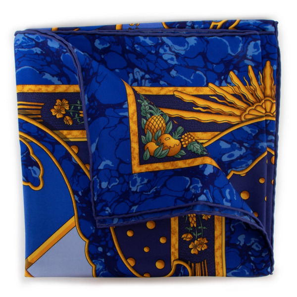 エルメス　スカーフCARPE DIEM 青金色 Hermès Blue Carpe Diem Carré 90 Silk Scarf ○ Labellov ○ Buy and