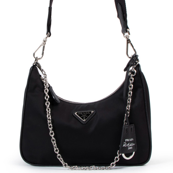 ll02434_prada_black_nylon_shou
