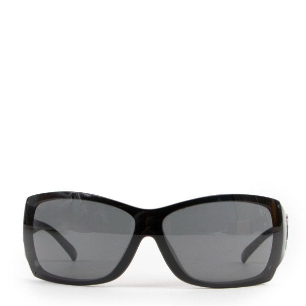 ll02848_chanel_black_sunglasse