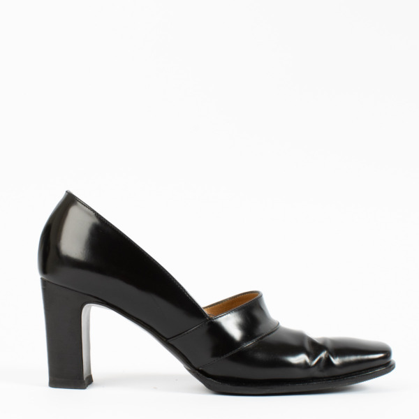 Hermès Black Brushed Leather Pumps - Size 37 1/2 ○ Labellov