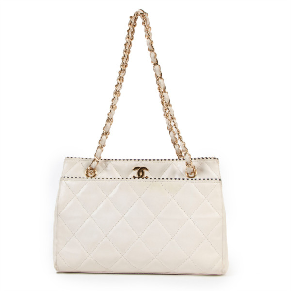 【CHANEL】Chanel Vintage Shopping Tote★シャネル【ランク:A】 ll03906_chanel_white_shoulder_
