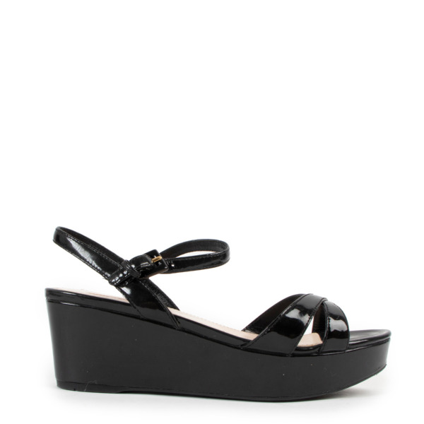 ★PRADA★Rubber wedge platform sandals★無料速達★ ll04526_prada_black_patent_san