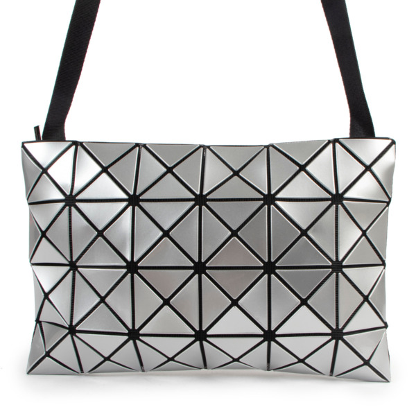 BAOBAO 美品！ MoMA Design Store】BAO BAO ISSEY MIYAKE「KURO」シリーズのPop