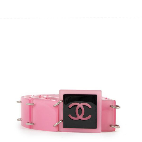 ll05018_chanel_pink_plastic_be