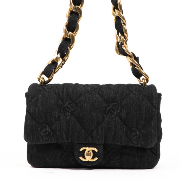 ll05044_chanel_black_shoulder_