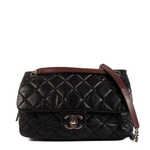 ll05956_chanel_black_leather_s