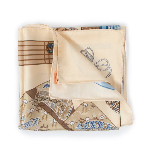 ll06104_hermes_kimonos_silk_sc