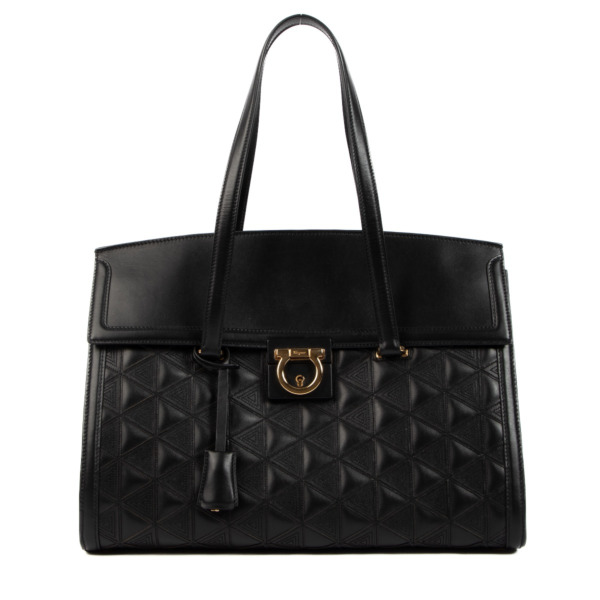 ll07217_ferragamo_black_gancin