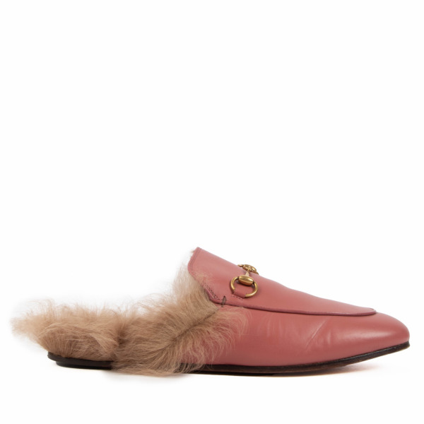 ll09496_gucci_pink_fur_loafers