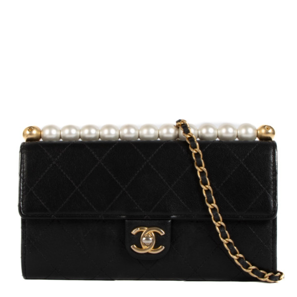 Chanel Black Pearl Clutch ○ Labellov ○ Buy and Sell
