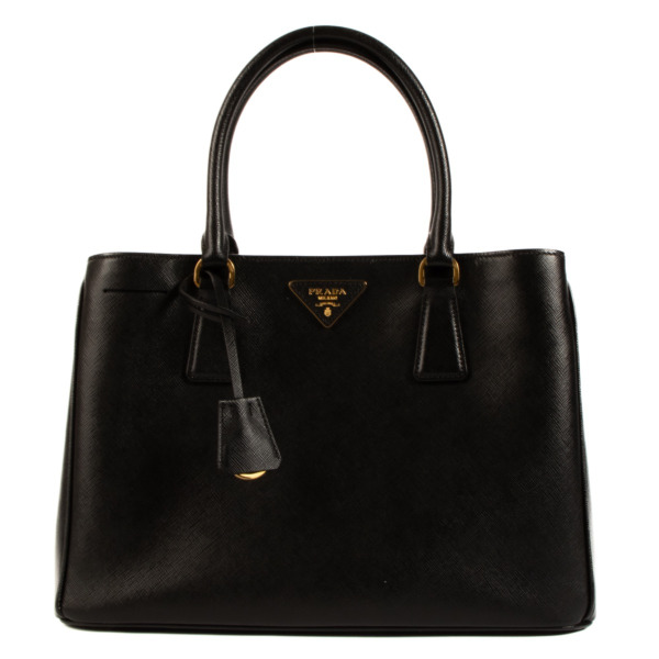 【PRADA】SAFFIANO LUX TOTE BAG Prada Black Saffiano Lux Tote Bag ○ Labellov ○ Buy and