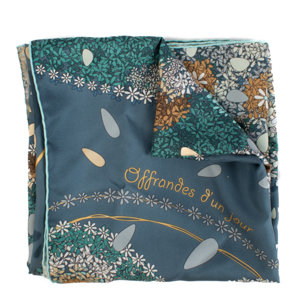 Hermès Blue Offrandes D'un Jour Scarf ○ Labellov ○ Buy and