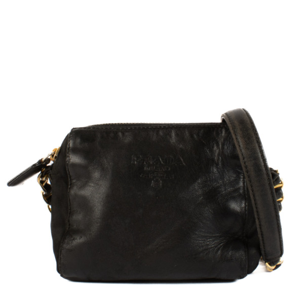 ll12133_prada_black_chain_cros