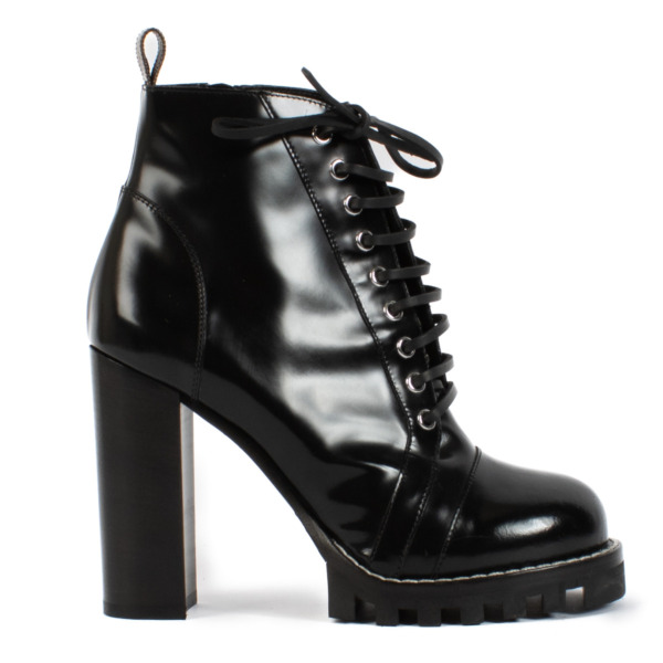 Louis Vuitton Black Patent Lace-Up Star Trail Boots size 39