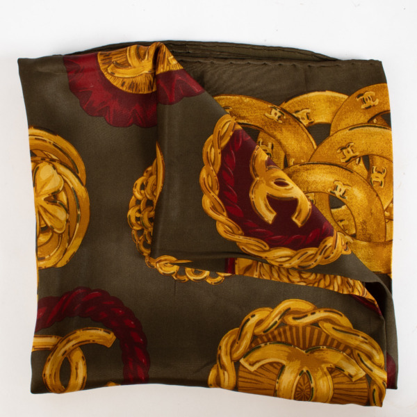 CHANELシャネル100% silk chain pattern scarf Chanel Logo Coco Mark Chain Pattern Silk 100 Scarf Red
