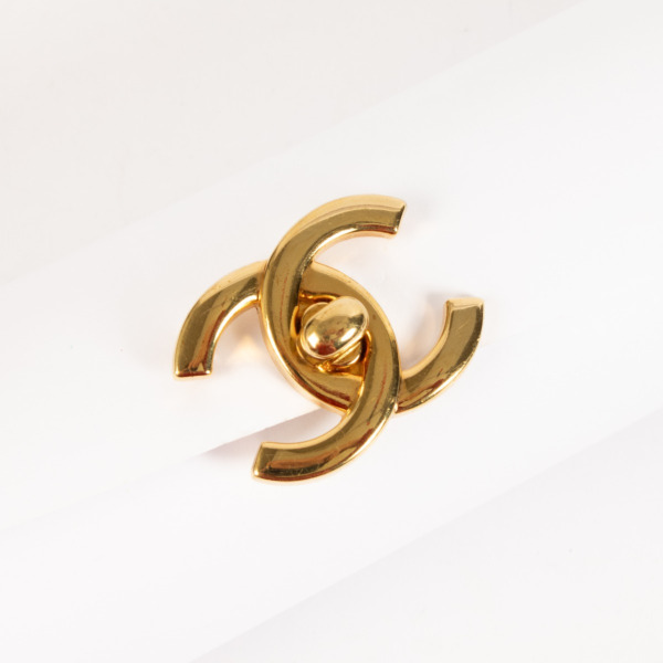 Chanel 96P Gold CC Turnlock Clasp Brooch ○ Labellov ○ Buy and