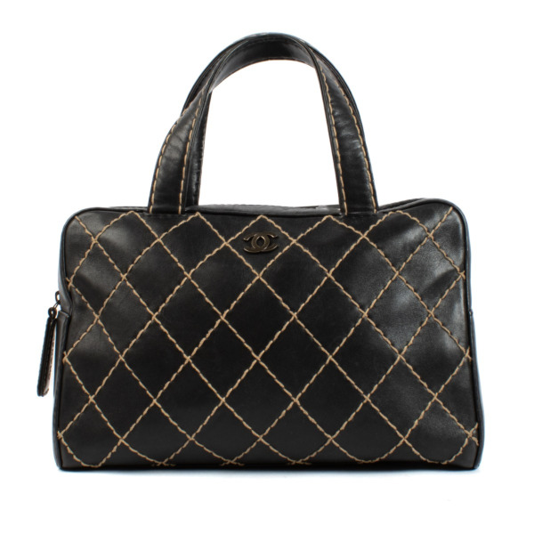 【CHANEL】Chanel stitch tote bag with pouch【ランク:A】 ll13757_chanel_black_lamsbkin_