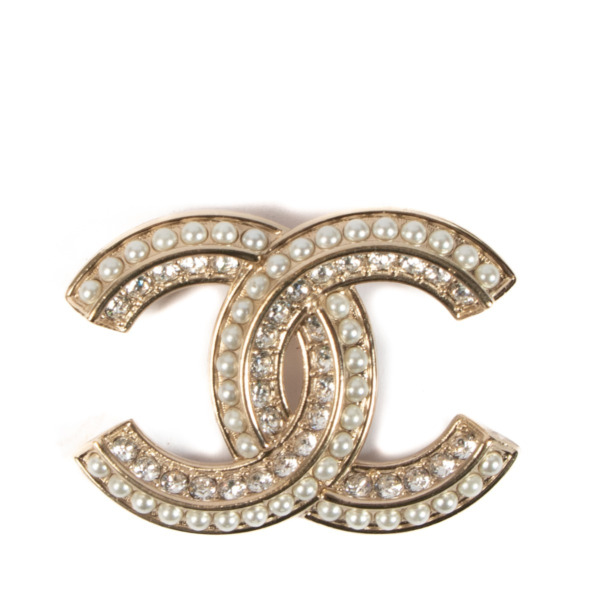 ll16507_chanel_pearl_cc_broche.jpg