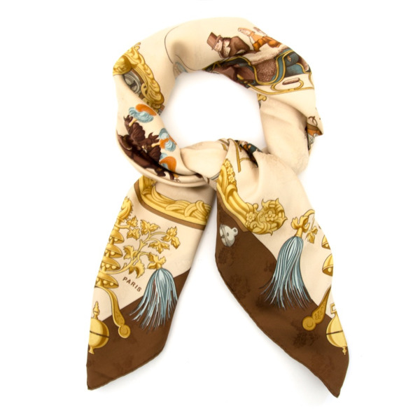 Hermes carré de soie plumes et grelots ○ Labellov ○ Buy and Sell